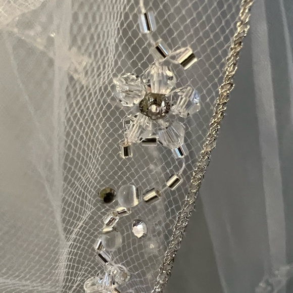 Fingertip wedding veil, white, flower trim beading and silver trim